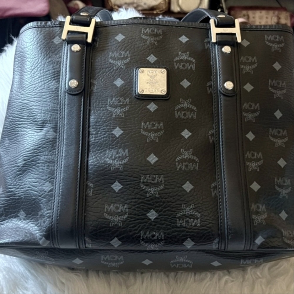 MCM Stark Tote EUC